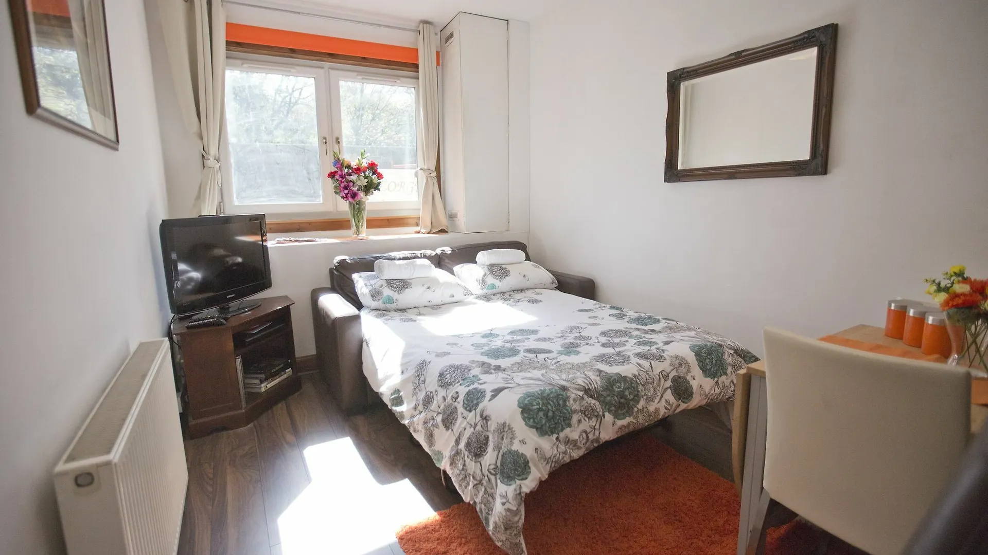 Wonderful Apartment Over Two Floors 에든버러